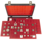 Dutch Provincial in boxes - Box Dutch Provincial copper and silver coinage mostly Holland, Zeeland and Utrecht among which Duiten, Dubbele Wapenstuive...