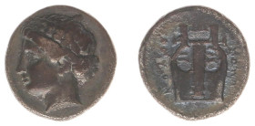 Asia Minor - Ionia - Kolophon - AR Diobol (c. 375-360 BC, 1.05 g) - Laureate head of Apollo left / Lyre (cf. SNG Cop. 142) - good VF, nicely centered,...