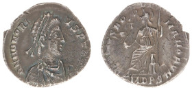 Roman Imperial Coinage - Honorius (393-423) - AR Siliqua (Mediolanum AD 395-402, 1.39 g) - DN HONORIVS PF AVG Pearl-diademed, draped and cuirassed bus...
