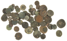 Ancient coins in lots - Roman coinage - A lot ancient coins with 4 Roman Sestertii, 7 Asses/Dupondii, some Greek Roman bronzes, an AR Antoninianus (Go...