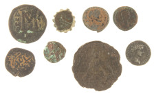 Ancient coins in lots - Miscellaneous - A small lot with some ancient coins (2 small Roman Folles, a Seleucid small bronze, a Byzantine Folles, a '191...