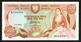 World Banknotes - Cyprus - 500 Mil 1.6.1982 (P. 45) - 10 pieces with consecutive numbers - UNC..