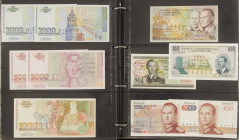 Banknotes in albums - World - Collection of many better higher valued notes in overal UNC conditions including: Rwanda, Burundi, Nigeria, Denmark, Bul...