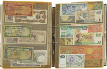 Banknotes in albums - World - Album including: Indonesia, Finland, Cyprus, Suriname, Russia, Vietnam, Namibia, India, UK, Scotland, DDR, Danmark, Bulg...