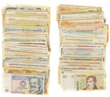 Banknotes in boxes - America (North, Middle and South) - Box with appr. 214 banknotes Middle and South America