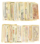 Banknotes in boxes - Asia - Box with ca. 160 banknotes Asia