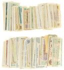 Banknotes in boxes - China - Box with ca. 90 banknotes China
