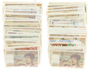 Banknotes in boxes - France - Box with appr. 70 banknotes France