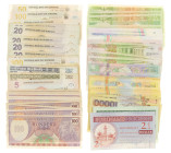 Banknotes in boxes - Surinam - Small box Surinam among which notes from the bird series 2000 - Total approx. 69 pcs.
