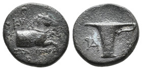 AEOLIS, Kyme. (Circa 350-250 BC). AE. 3.96g 16m