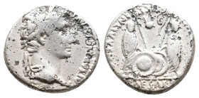 Augustus (27 BC-14 AD) Lugdunum. AR Denarius. 3.77g 17.2m