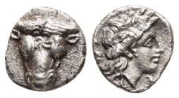 PHOKIS. Federal Coinage. Time of Onymarchos (circa 354-352 BC). Obol. Delphi.

Obv: Head of a bull facing.
Rev: Φ-Ω; Laureate head of Apollo to right;...