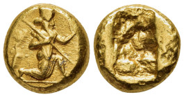 ACHAEMENID EMPIRE. Time of Darios I to Xerxes II. Gold Daric (circa 485-420 BC).

Obv: Persian king in kneeling-running stance right, holding spear an...