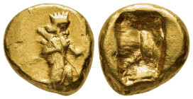 ACHAEMENID EMPIRE. Time of Darios I to Xerxes II (circa 485-420 BC). Gold Daric. Sardes.

Obv: Persian king in kneeling-running stance right, holding ...