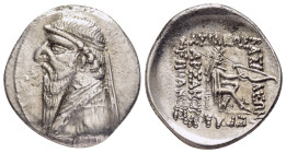 KINGS of PARTHIA. Mithradates II (121-91 BC). Drachm. Rhagae. 

Obv: Diademed bust left.
Rev: ΒΑΣΙΛΕΩΣ ΒΑΣΙΛΕΩN ΜΕΓAΛΟΥ ΑΡΣΑΚΟΥ ΕΠΙΦΑΝΟΥΣ.
Archer (Ars...