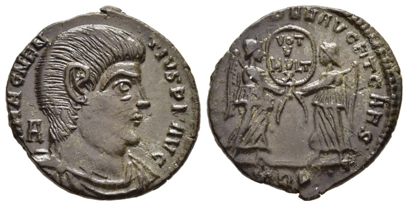 MAGNENTIUS (350-353). AE Centenionalis. Treveri.

Obv: D N MAGNENTIVS P F AVG.
B...