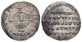 JOHN I ZIMISCES (969-976). Miliaresion. Constantinople.

Obv: + IҺSЧS XRISTЧS ҺICA ✷.
Cross crosslet set on globus above two steps; in central medalli...