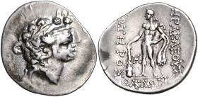Thrakien-Insel Thasos. 
Tetradrachme (nach 148 v.Chr.) Kopf des jungen Dionysos nach rechts / Herakles mit Keule und Löwenfell stehend, im linken Fel...