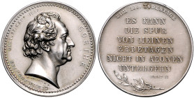 Frankfurt, Stadt. 
Medaillen auf Johann Wolfgang von Goethe. Silbermedaille 1932 (v. Kullrich) auf seinen 100. Todestag, i.Rd: PREUSS. STAATSMÜNZE FE...