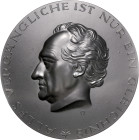 Frankfurt, Stadt. 
Medaillen auf Johann Wolfgang von Goethe. Einseitige Kohlemedaille o.J. (v. H. Moshage) auf seinen 200. Geburtstag 'Alles Vergängl...
