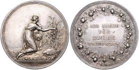 Silbermedaille o.J. (v. Loos) 'AUS LIEBE FÜR LIEBE GEWUNDEN'. Sommer&nbsp;B54. winz. Kr. 36,2&nbsp;mm, 14,00&nbsp;g. . 

f.vz