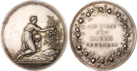 Silbermedaille o.J. (v. Loos) 'AUS LIEBE FÜR LIEBE GEWUNDEN'. Sommer&nbsp;B54. etwas fleckig, feine Kratzer 36,1&nbsp;mm, 13,96&nbsp;g. . 

f.vz