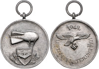 Medaillen und Abzeichen. 
Weißmetallmedaille 1942 (unsign.) der Luftsperrabteilung 2/101. mit Öse und Ring 32,3&nbsp;mm, 13,13&nbsp;g. . 

ss-vz