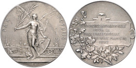 Ausstellungen. 
Silbermedaille 1899 (unsign.) PAX POPULIS auf die Internationale Friedenskonferenz in den Haag. 28,6&nbsp;mm, 11,13&nbsp;g. . 

vz