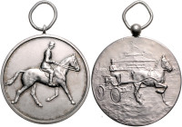 Landwirtschaft und Tiere. 
Lot von 3 versilberten Bronze-Prämienmedaillen: Pferd (mit Kugelöse und Ring, 40,4mm 22,3g), Pferd mit Reiter (mit Öse und...