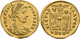 Gratian, 367-383. Solidus (Gold, 21 mm, 4.47 g, 1 h), Treveri, 377-380. D N GRATIA-NVS P F AVG Pearl-diademed, draped and cuirassed bust of Gratian to...