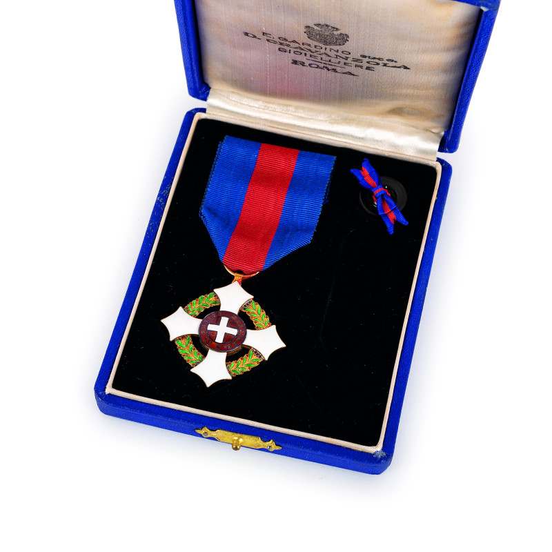 DECORAZIONI ITALIANE. ORDINE MILITARE SAVOIA. CROCE DA CAVALIERE

 
Oro con s...