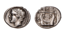 MACEDONIA - OLYNTHOS - LEGA CALCIDICA (circa 432-348 a.C.) TETROBOLO gr.2,0 - D/Testa laureata di Apollo a s. entro cerchio perlinato R/Lira con intor...