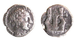 MACEDONIA - OLYNTHOS - LEGA CALCIDICA (circa 432-348 a.C.) TETROBOLO gr.1,9 - D/Testa laureata di Apollo a s. entro cerchio perlinato R/Lira con intor...