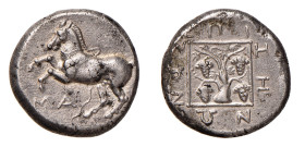 THRACIA - MARONEIA (circa 386-347 a.C.) STATERE gr.11,0 - D/Cavallo rampante con briglie a s. con sotto MA R/Entro quadrato lineare la vite con quattr...