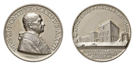 ROMA - PIO XI (1922-1939) MEDAGLIA IN AR - Anno XVII - Il nuovo ateneo Lateranense - D/Busto a d. R/Vista dell'ateneo Lateranense -Ar - Bart. E938 qFD...