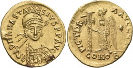 Anastasius I, 491-518. Solidus (Gold, 21 mm, 4.49 g, 6 h), Constantinople, 8th officina, 492-507. D N ANASTA-SIVS P P AVC Helmeted and cuirassed bust ...