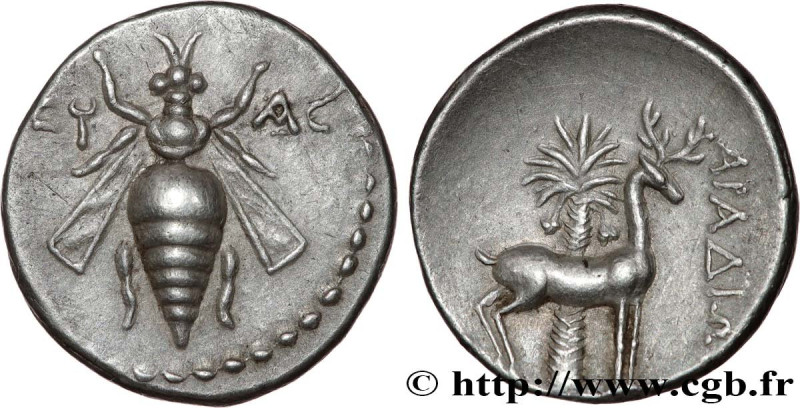 PHOENICIA - ARADOS
Type : Drachme 
Date : 103 
Date : 164-163 AC. 
Mint name / T...