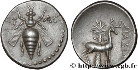 PHOENICIA - ARADOS
Type : Drachme 
Date : 103 
Date : 164-163 AC. 
Mint name / Town : Arados, Phénicie 
Metal : silver 
Diameter : 19,5  mm
Orientatio...