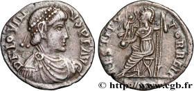 JOVINUS
Type : Silique 
Date : 411-413 
Mint name / Town : Arles 
Metal : silver 
Millesimal fineness : 900  ‰
Diameter : 14,5  mm
Orientation dies : ...
