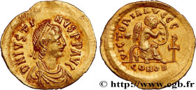 JUSTIN I
Type : Semissis 
Date : 527-565 
Mint name / Town : Constantinople 
Metal : gold 
Millesimal fineness : 1000  ‰
Diameter : 17,5  mm
Orientati...