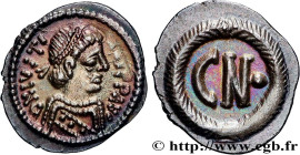 JUSTIN II
Type : Quart de silique 
Date : c. 572-578 
Mint name / Town : Rome 
Metal : silver 
Millesimal fineness : 900  ‰
Diameter : 13  mm
Orientat...