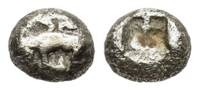 Persia, Achaemenid Empire, Siglos, Time of Artaxerxes I to Xerxes II, c. 445-420 BC, AR (7mm, 1.2g), Persian king knelling-running r., holding bow, R/...