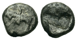 Achaemenid kings of Persia, time of Xerses II to Artaxerxes II, c. 420-375 BC. AR Siglos (14,8mm, 5.14g). Persian king knelling-running r., holding bo...