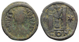 Justin I (518-527). Æ 40 Nummi (32mm, 16.07g, 6h). Constantinople. Diademed, draped and cuirassed bust r. R/ Large M; star to l. and r., cross above; ...