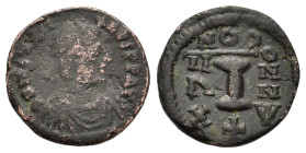 Justinian I (527-565). Æ Decanummium (20mm, 4.4g). D N IVS [TINIA] NVS P P [AVG]. Diademed, draped and cuirassed büst of Justinian I right. Large I be...