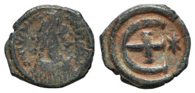 Justinian I (527-565). Æ 5 Nummi (16mm, 2.07g, 6h). Theoupolis (Antioch), c. 551-560. Diademed, draped and cuirassed bust r. R/ Large Є with central c...