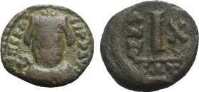 Heraclius (610-641). Æ 10 Nummi (14mm, 4.61g, 6h). Catania, year 10 (619/20). Crowned, draped and cuirassed bust facing, holding globus cruciger. R/ L...