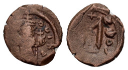 Constans II (641-668). Æ 40 Nummi (21,4mm, 4.62g). Constantinople. Constans wearing crown and chlamys, standing facing holding cross and cross on glob...