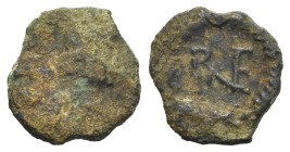 Ostrogoths, Theoderic (493-526). Æ 10 Nummi (15.5mm, 1.65g). Ravenna. Mantled bust of Tyche r., wearing mural crown. R/ Monogram of Ravenna within wre...