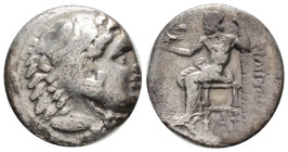 KINGS OF MACEDON. Alexander III 'the Great' (336-323 BC). Drachm. 3,9 g. 17,7 mm.
Obv: Head of Herakles right, wearing lion skin.
Rev: AΛEΞANΔPOY. Z...